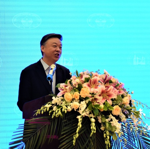 3 东北师大党委书记杨晓慧致辞