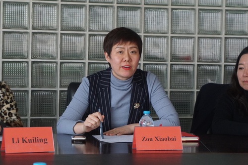 3 外研社综合语种教育出版分社副社长邹皛白出席开营仪式并讲话