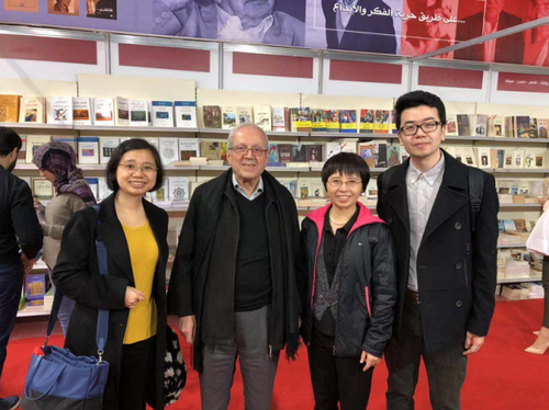 51 拜访Dar Al-Saqi, Dar Alfarabi出版社展台