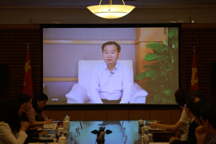 本书中文版主编、中央党校中共党史教研部主任 罗平汉