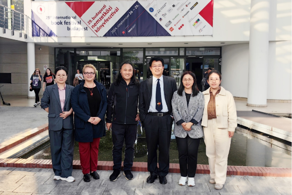 外研社代表团参加第29届布达佩斯国际图书节并访问相关文化教育机构和企业-final246.png