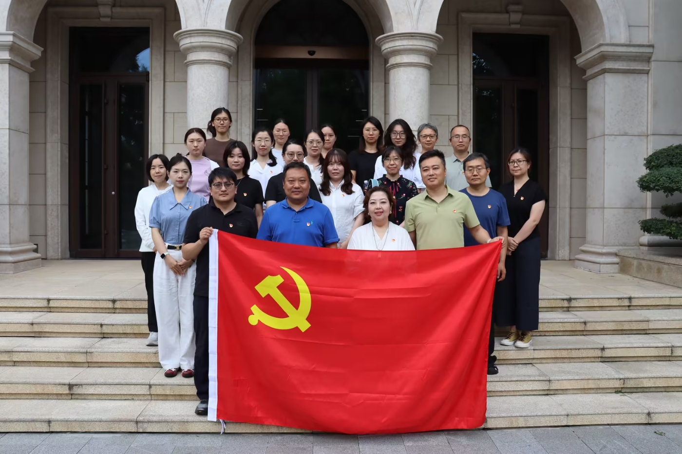 联学共建学思想 互鉴互促担使命——外研集团（外研社）党委第十四党支部与《出版人》杂志开展联合党建活动4